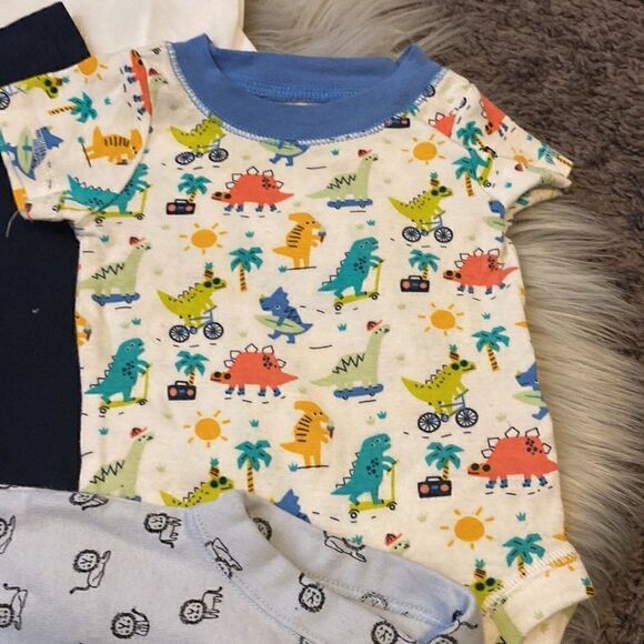 Bundle of bodysuits - Picture 4 of 5